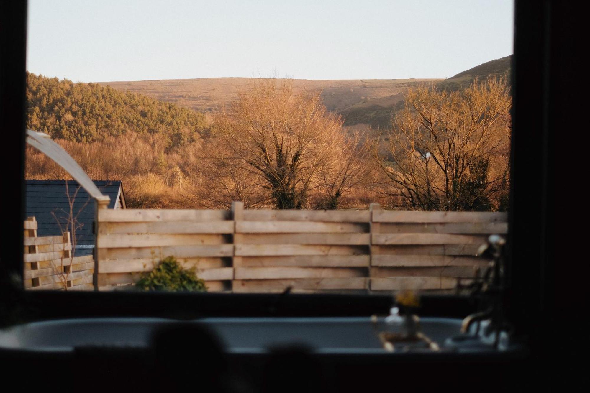 Two Unique Cabins Wrapped In Beautiful Welsh Scenery Presteigne Luaran gambar